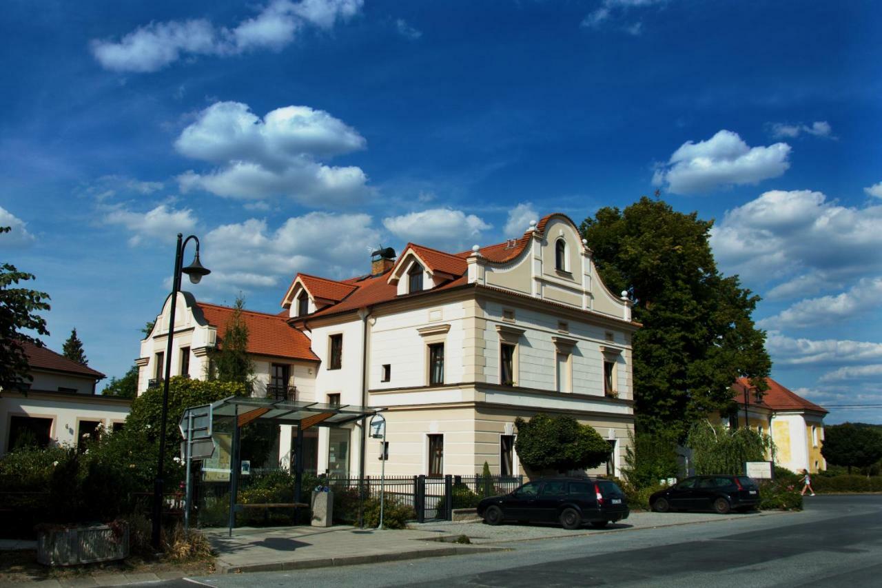 Penzion Haydnuv Dum Dolni Lukavice Exterior photo